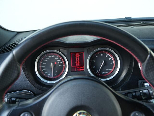 Alfa Romeo 159 Sportwagon 1.750 TBI Turbo 200 PK TI | Leder | Bose | Xenon | Cruise | 19