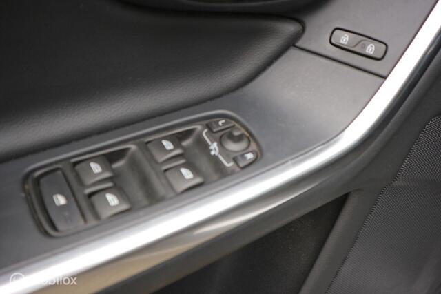 Volvo V60 2.4 D6 AWD Plug-In Hybrid Summum XENON/LEDER/2XPDC