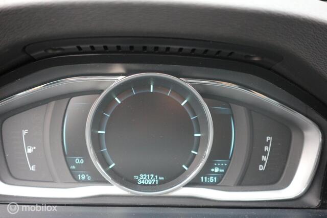 Volvo V60 2.4 D6 AWD Plug-In Hybrid Summum XENON/LEDER/2XPDC