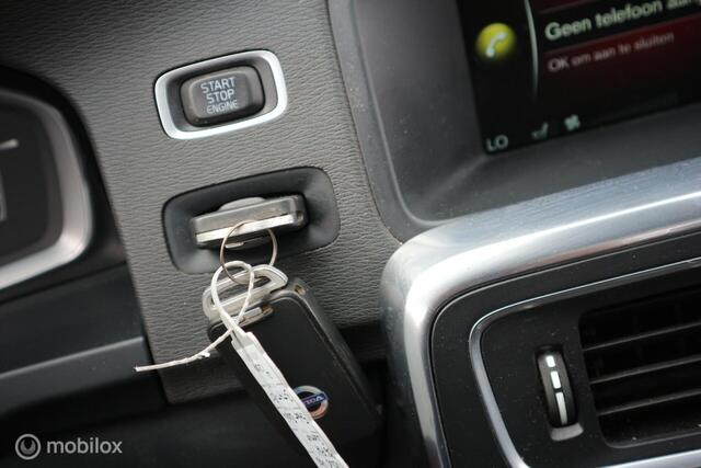Volvo V60 2.4 D6 AWD Plug-In Hybrid Summum XENON/LEDER/2XPDC