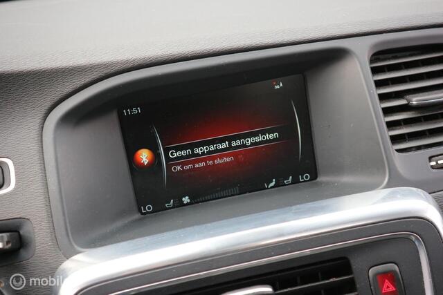 Volvo V60 2.4 D6 AWD Plug-In Hybrid Summum XENON/LEDER/2XPDC