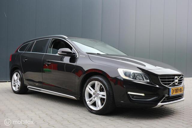 Volvo V60 2.4 D6 AWD Plug-In Hybrid Summum XENON/LEDER/2XPDC