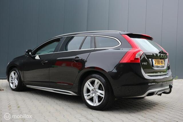 Volvo V60 2.4 D6 AWD Plug-In Hybrid Summum XENON/LEDER/2XPDC