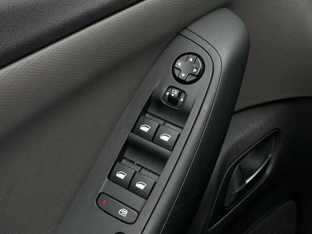 Citroen C4 PICASSO 1.2 PureTech Selection NAP / TREKHAAK