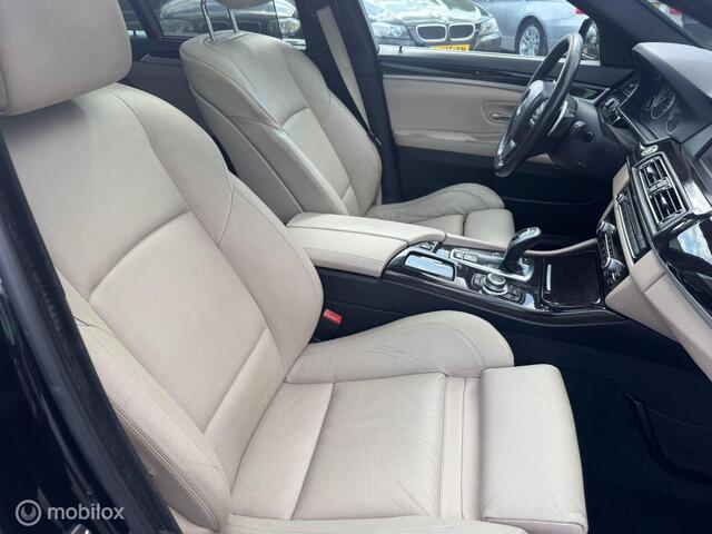 BMW 5-Serie 523i High Executive softclose piano stoelverwarming