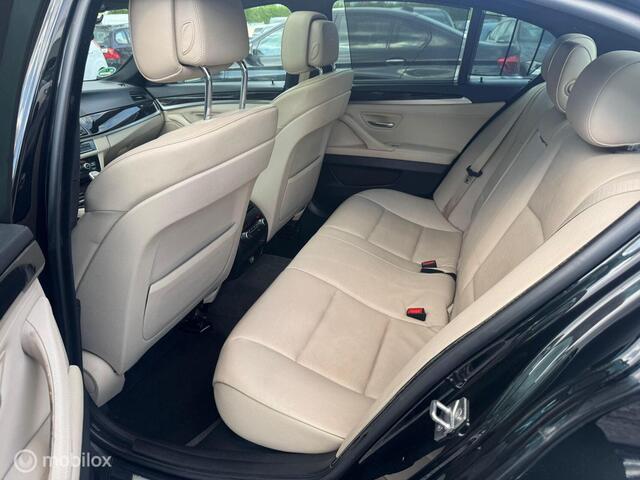 BMW 5-Serie 523i High Executive softclose piano stoelverwarming