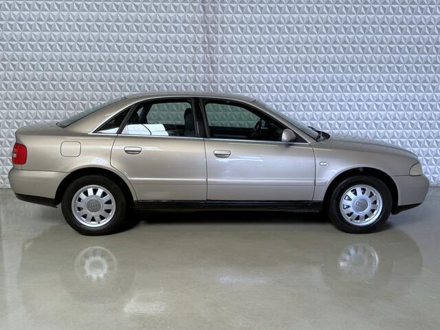 Audi A4 Limousine 1.6 Advance voor de liefhebber? 172.000km 2001