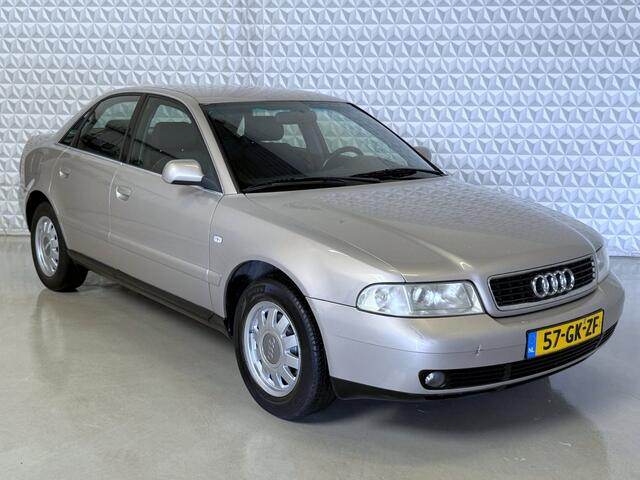 Audi A4 Limousine 1.6 Advance voor de liefhebber? 172.000km 2001