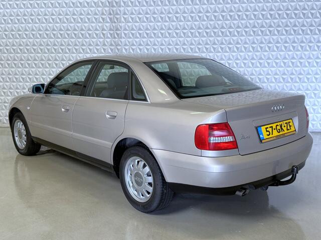 Audi A4 Limousine 1.6 Advance voor de liefhebber? 172.000km 2001