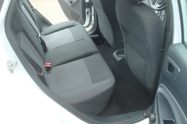 Ford Fiesta 1.25 Limited, Airco, trekhaak, zeer nette auto
