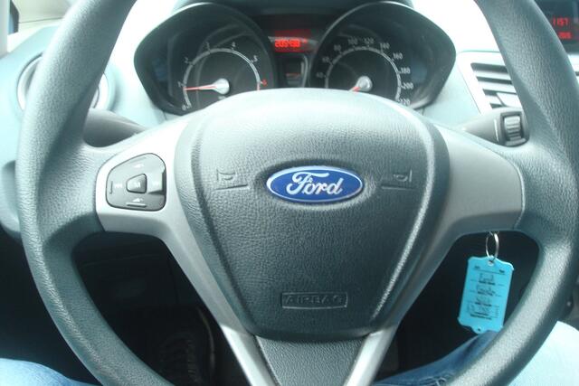 Ford Fiesta 1.25 Limited, Airco, trekhaak, zeer nette auto