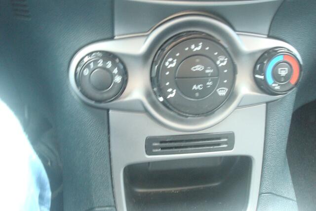Ford Fiesta 1.25 Limited, Airco, trekhaak, zeer nette auto