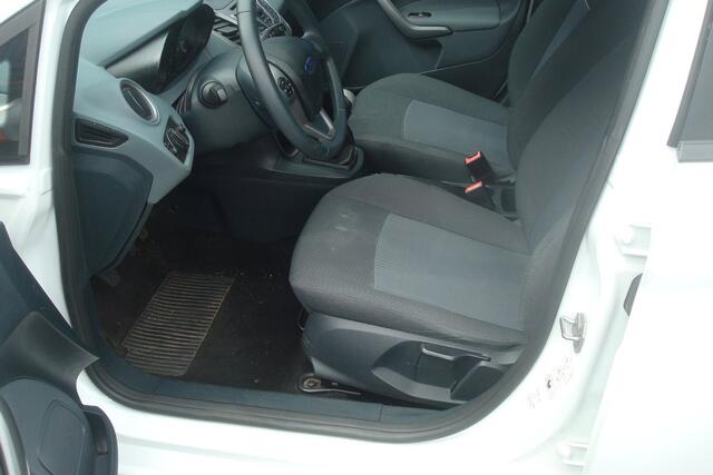Ford Fiesta 1.25 Limited, Airco, trekhaak, zeer nette auto
