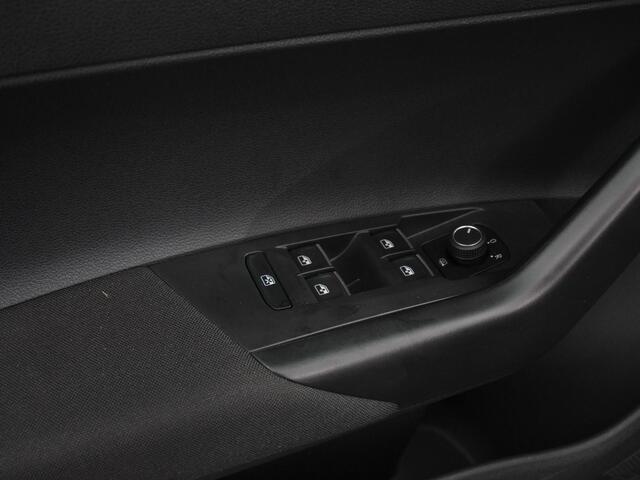 Volkswagen Polo 1.0 TSI Move Navigatie App Connect / Android Auto / Apple Carplay Climate Control Parkeer sensoren Lichtmetalen Velgen Dab Digitale Cockpit