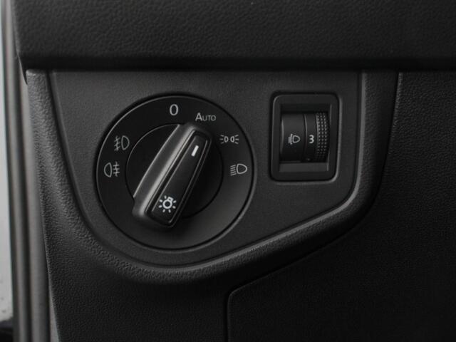 Volkswagen Polo 1.0 TSI Move Navigatie App Connect / Android Auto / Apple Carplay Climate Control Parkeer sensoren Lichtmetalen Velgen Dab Digitale Cockpit