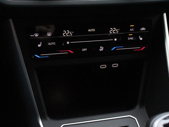 Volkswagen Polo 1.0 TSI Move Navigatie App Connect / Android Auto / Apple Carplay Climate Control Parkeer sensoren Lichtmetalen Velgen Dab Digitale Cockpit