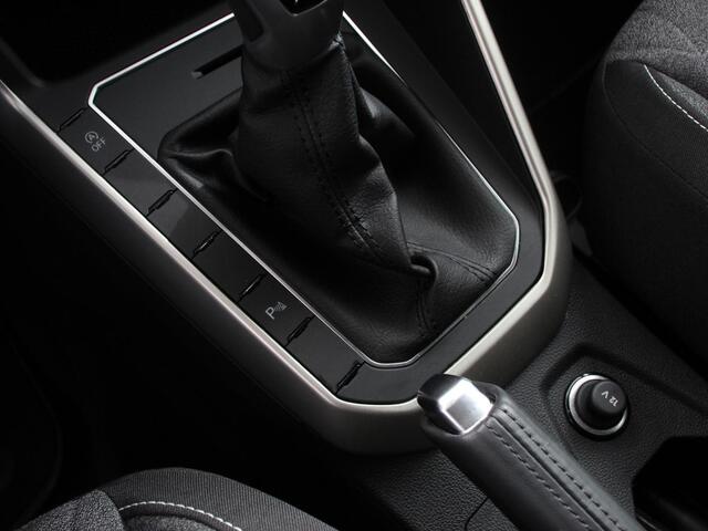 Volkswagen Polo 1.0 TSI Move Navigatie App Connect / Android Auto / Apple Carplay Climate Control Parkeer sensoren Lichtmetalen Velgen Dab Digitale Cockpit