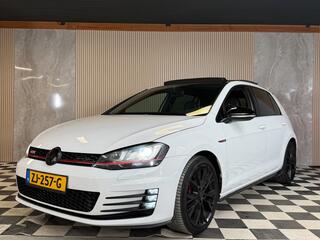 Volkswagen Golf VII