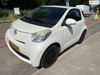 Toyota iQ