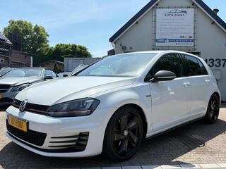 Volkswagen Golf VII