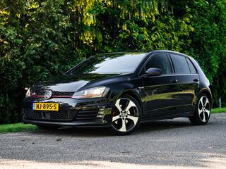Volkswagen Golf VII