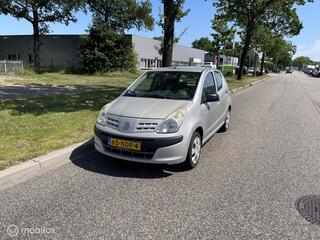 Nissan Pixo