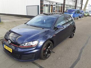 Volkswagen Golf VII