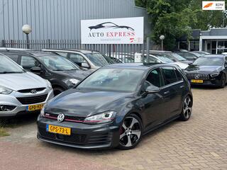 Volkswagen Golf VII