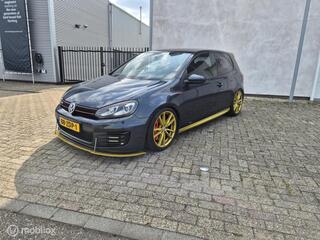 Volkswagen Golf VI