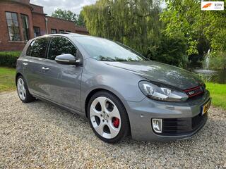 Volkswagen Golf VI