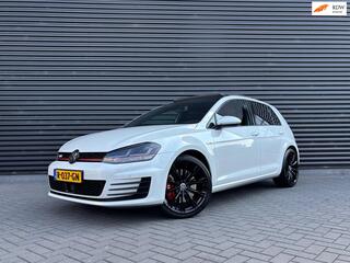 Volkswagen Golf VII