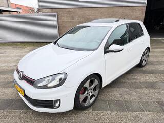 Volkswagen Golf VI