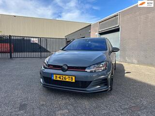 Volkswagen Golf VII