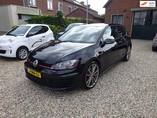 Volkswagen Golf VII