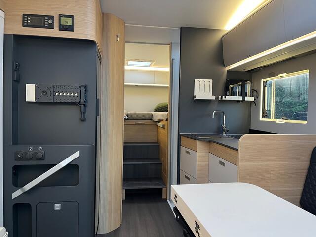 Adria Coral 650DL HALF INTEGRAAL 2025 