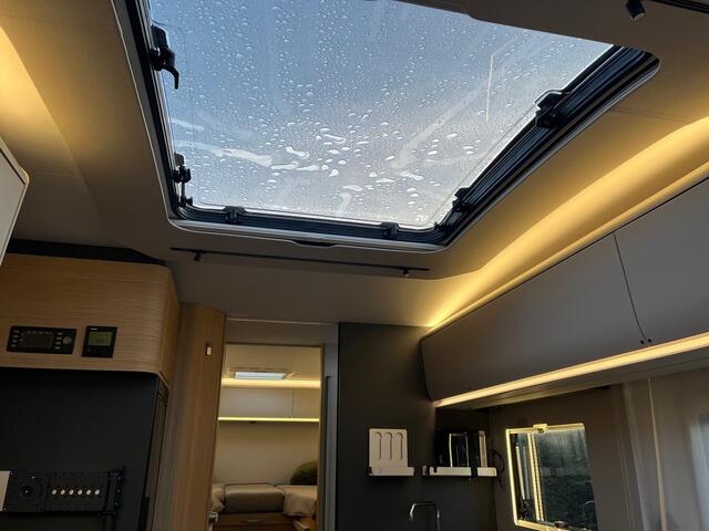 Adria Coral 650DL HALF INTEGRAAL 2025 