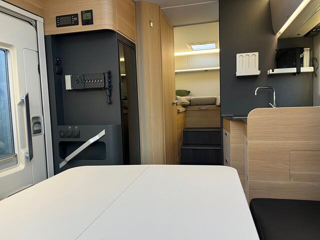 Adria Coral 650DL HALF INTEGRAAL 2025 