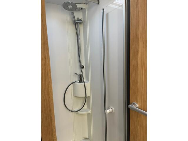 Adria Coral 650DL HALF INTEGRAAL 2025 