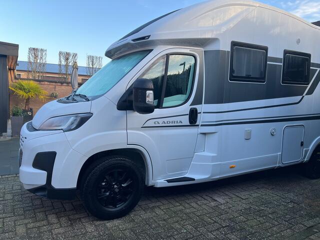 Adria Coral 650DL HALF INTEGRAAL 2025 