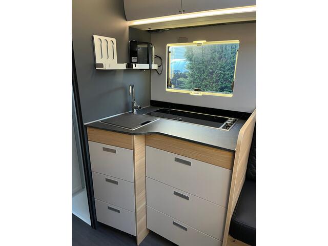 Adria Coral 650DL HALF INTEGRAAL 2025 