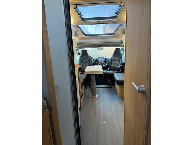 Adria Coral 650DL HALF INTEGRAAL 2025 