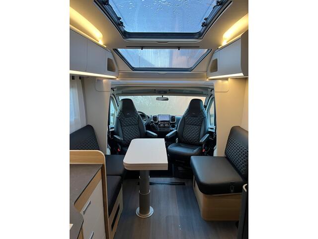 Adria Coral 650DL HALF INTEGRAAL 2025 