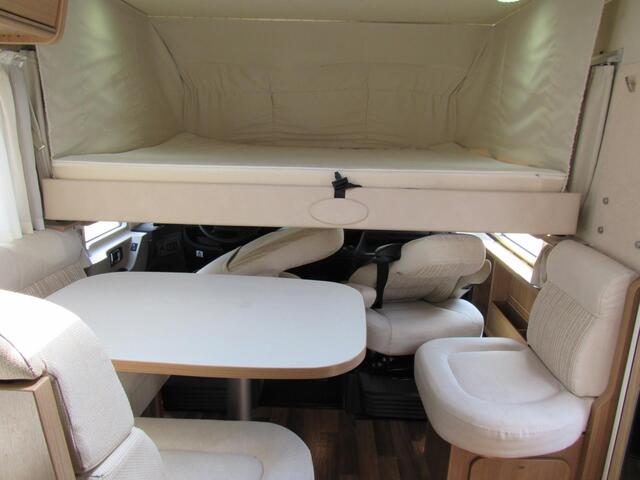 Hymer Exsis-I EX 688 Enkelebedden hefbed integ