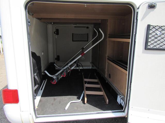 Hymer Exsis-I EX 688 Enkelebedden hefbed integ