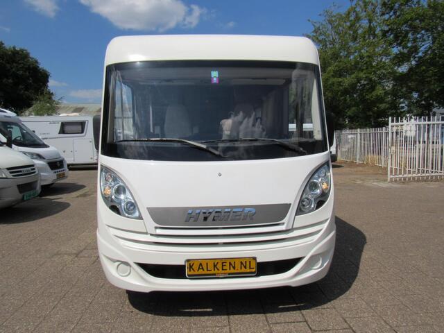 Hymer Exsis-I EX 688 Enkelebedden hefbed integ