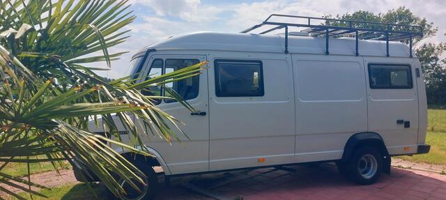 Mercedes 408 dx offgrid expeditie camper dubbellu