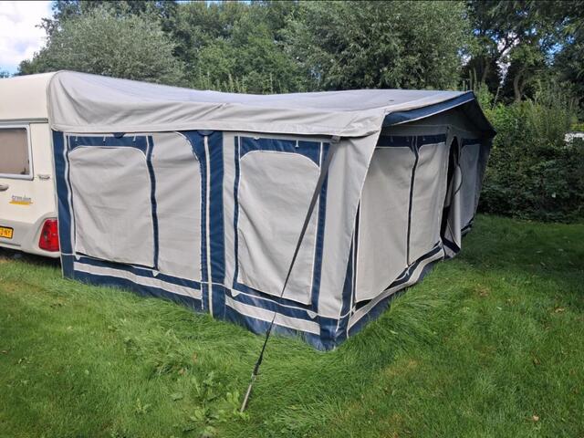 Knaus Sudwind 550 TKM RONDZIT, STAPELBED