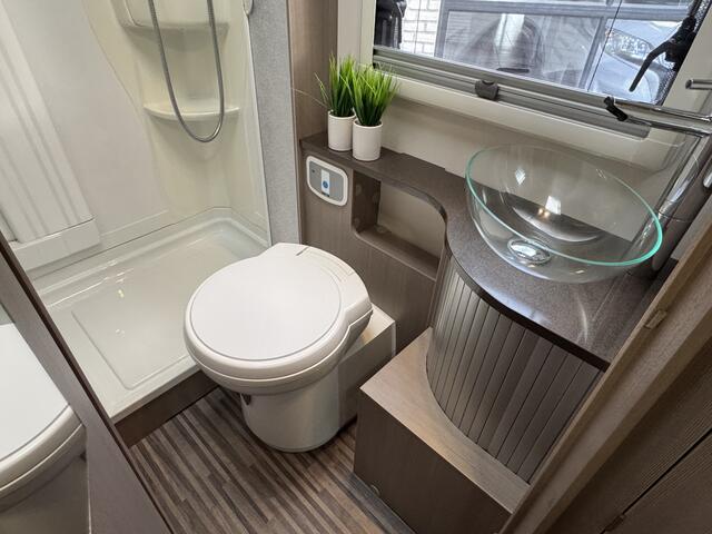 Adria Matrix Supreme M 657SF 150 pk Euro5 Rena