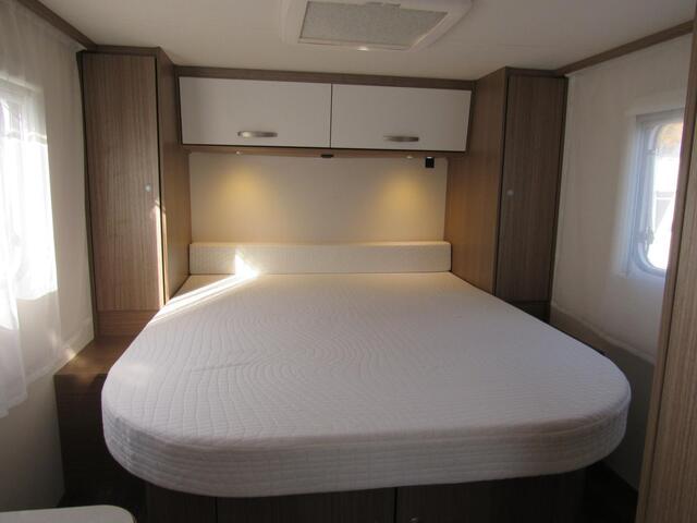 Hymer Carado V339 Europa Edition Zwart Queensb