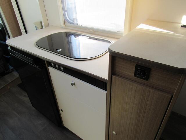 Hymer Carado V339 Europa Edition Zwart Queensb